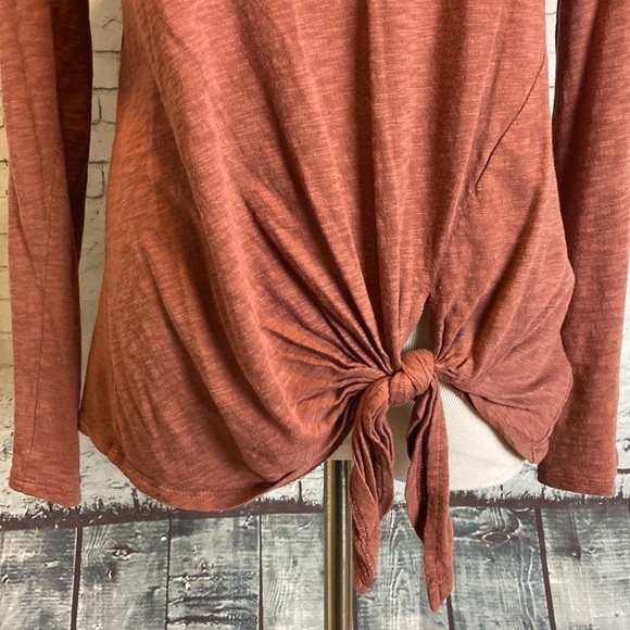 Express One Eleven V-Neck Tie Front Easy Long Sleeve Lightweight Shirt Normcore - Picture 5 of 15